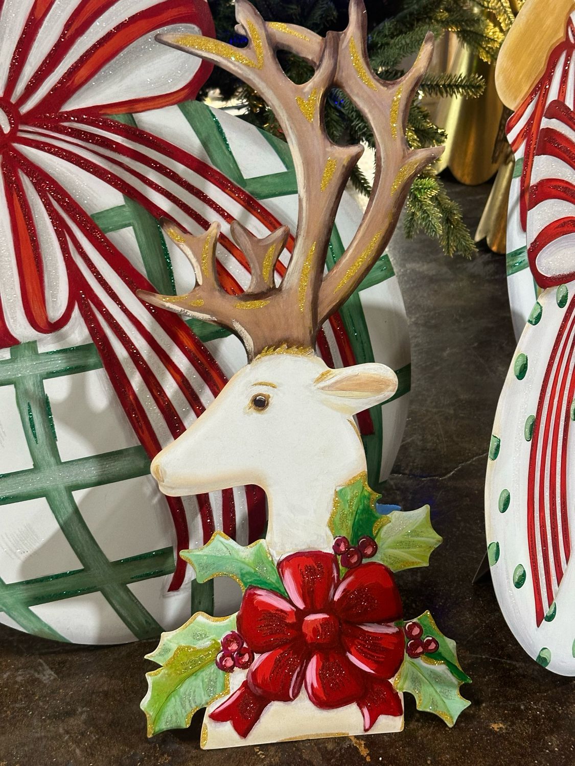 TRT Eleganr White Deer Head 11x25