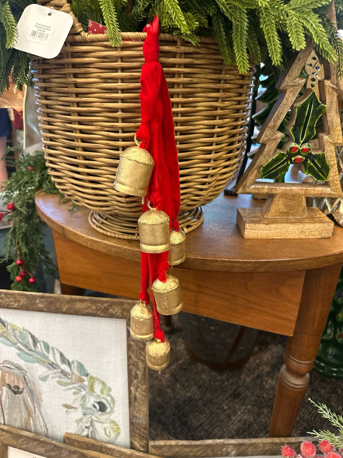 Vat Red Gold Cluster Of Bells 19"