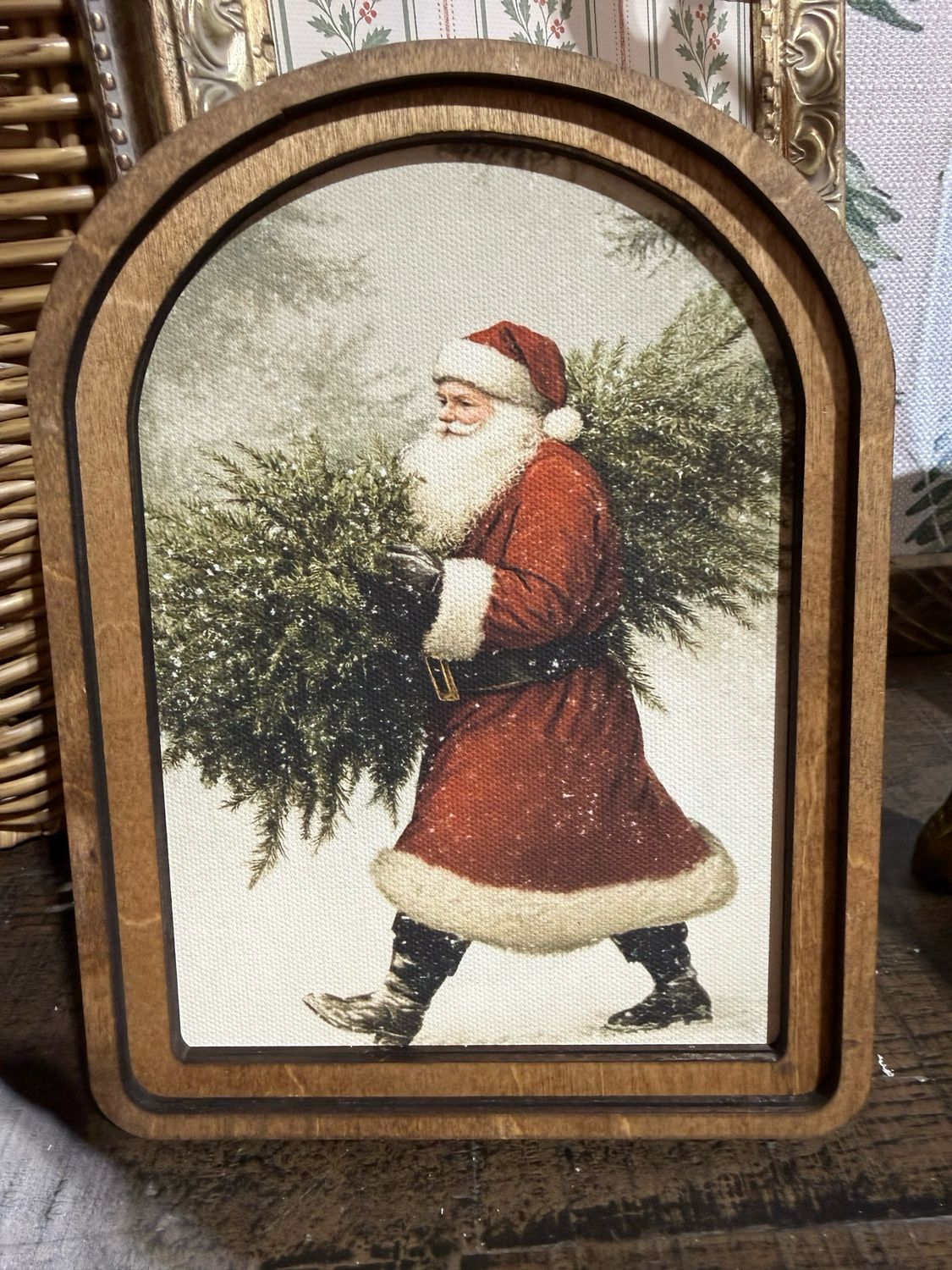 Red Arch 6x8 Santa With Tree