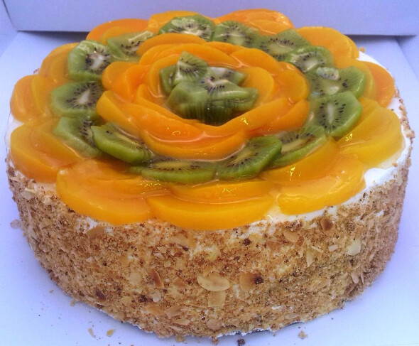Peach Kiwi Gateau Store K L Cakes