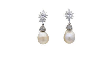 Pendientes perla irregular con circonitas blancas