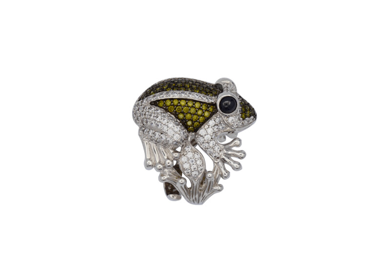 Anillo rana circonitas blancas y verdes