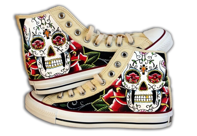 Converse teschi e rose