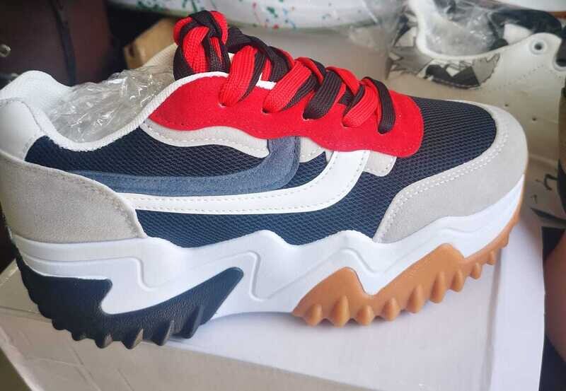 Stylish Uni-Sex sneakers