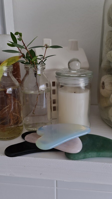 GUA SHUA  FACIAL MASSAGE TOOL JADE