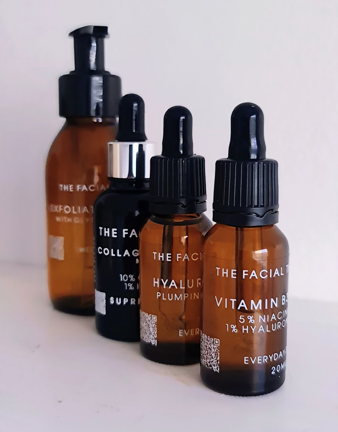 NECK &amp; DECOLLETAGE SKIN BOOSTER BUNDLE SAVE R340