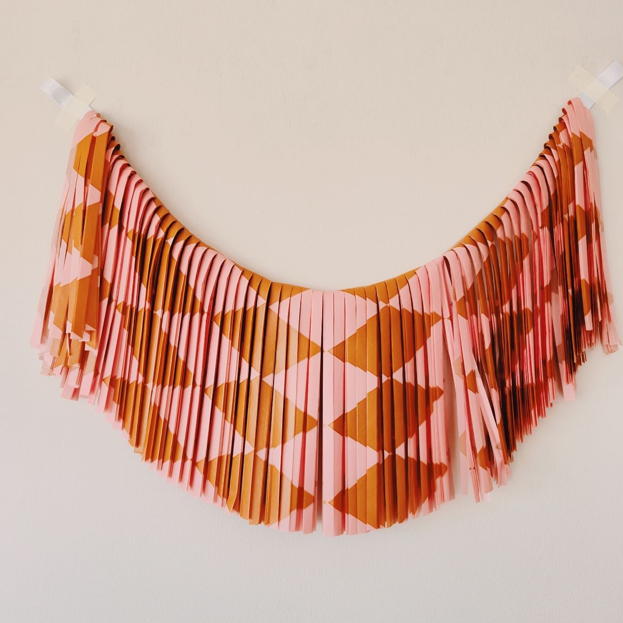 ROMBOS PEACH MOSTAZA 70CM