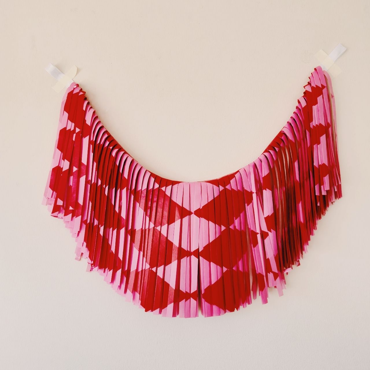 ROMBOS ROJO ROSA 70CM