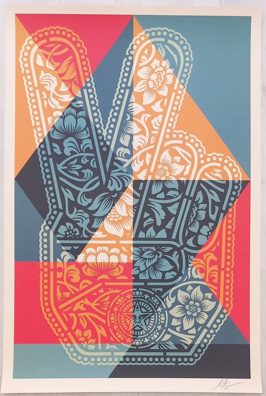 OBEY SHEPHARD FAIREY- Peace fingers