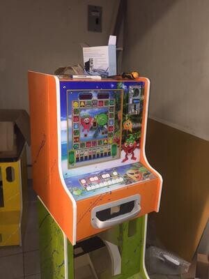 MAQUINA DE JUEGO UN MONEDERO