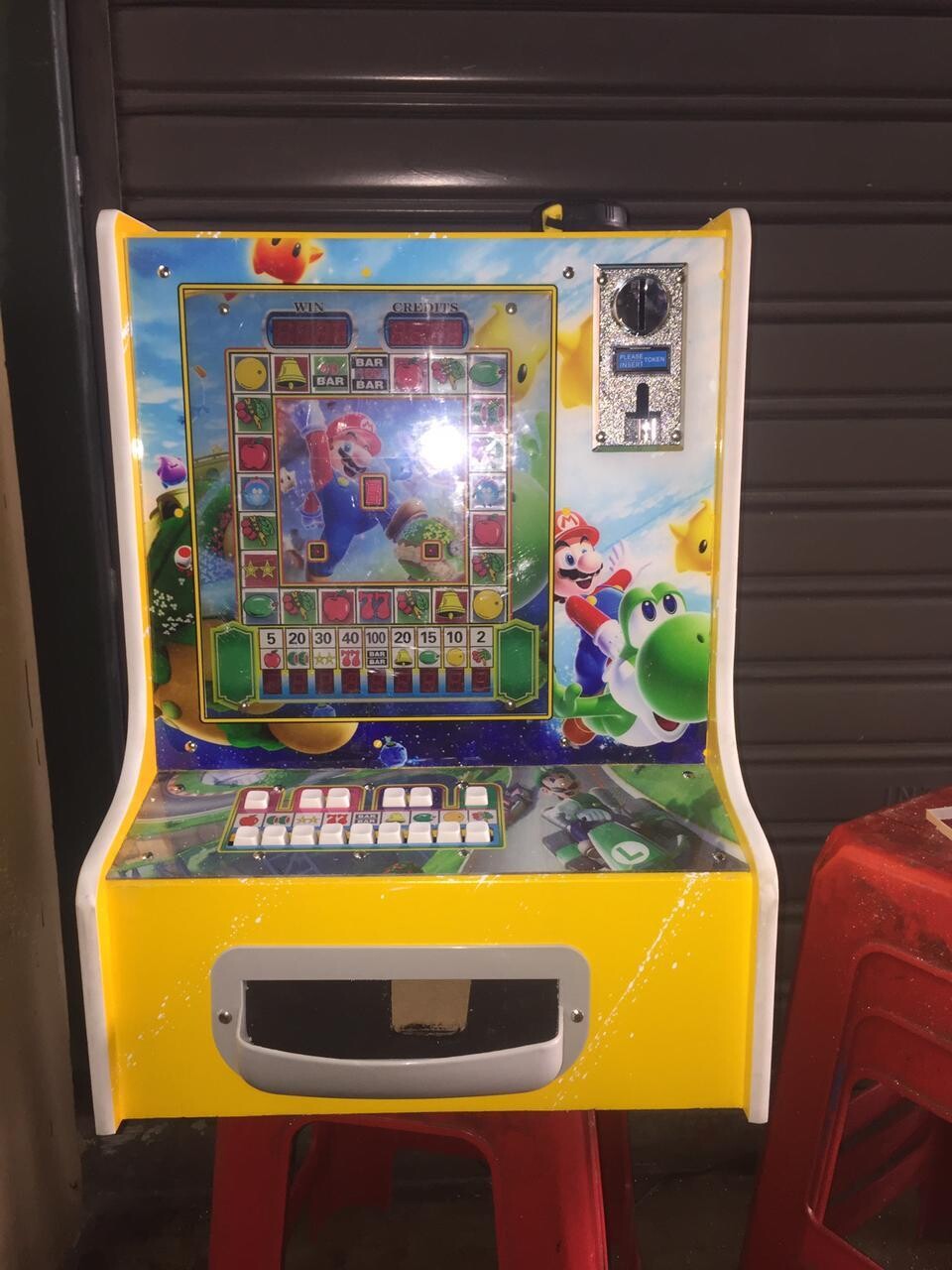 MAQUINA DE JUEGO UN MONEDERO