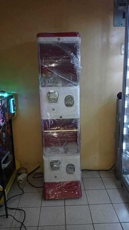 MAQUINA EXPENDEDORA DE CAPSULAS SORPRESA