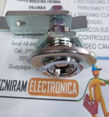 CERRRADURA PUERTA  TRINGULAR