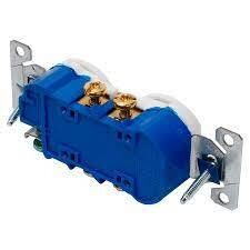 TOMA CORRIENTE CON PLACA / METALICA