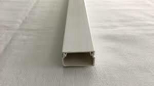 CANALETA 20 X 12 MM. BLANCA CON ADHESIVO