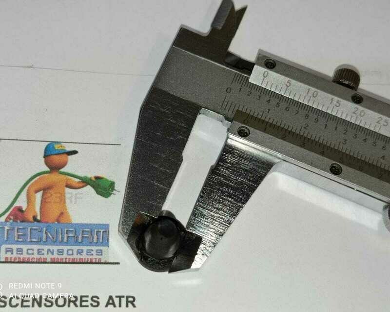 CAUCHOS AMORTIGUACION HOJA PUERTAS ASCENSOR MITSUBISCHI 12 MM.