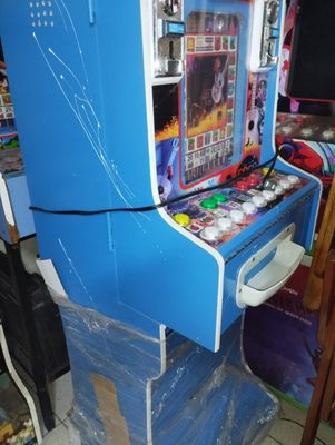 MAQUINA DE JUEGOS DOBLE MONEDERO