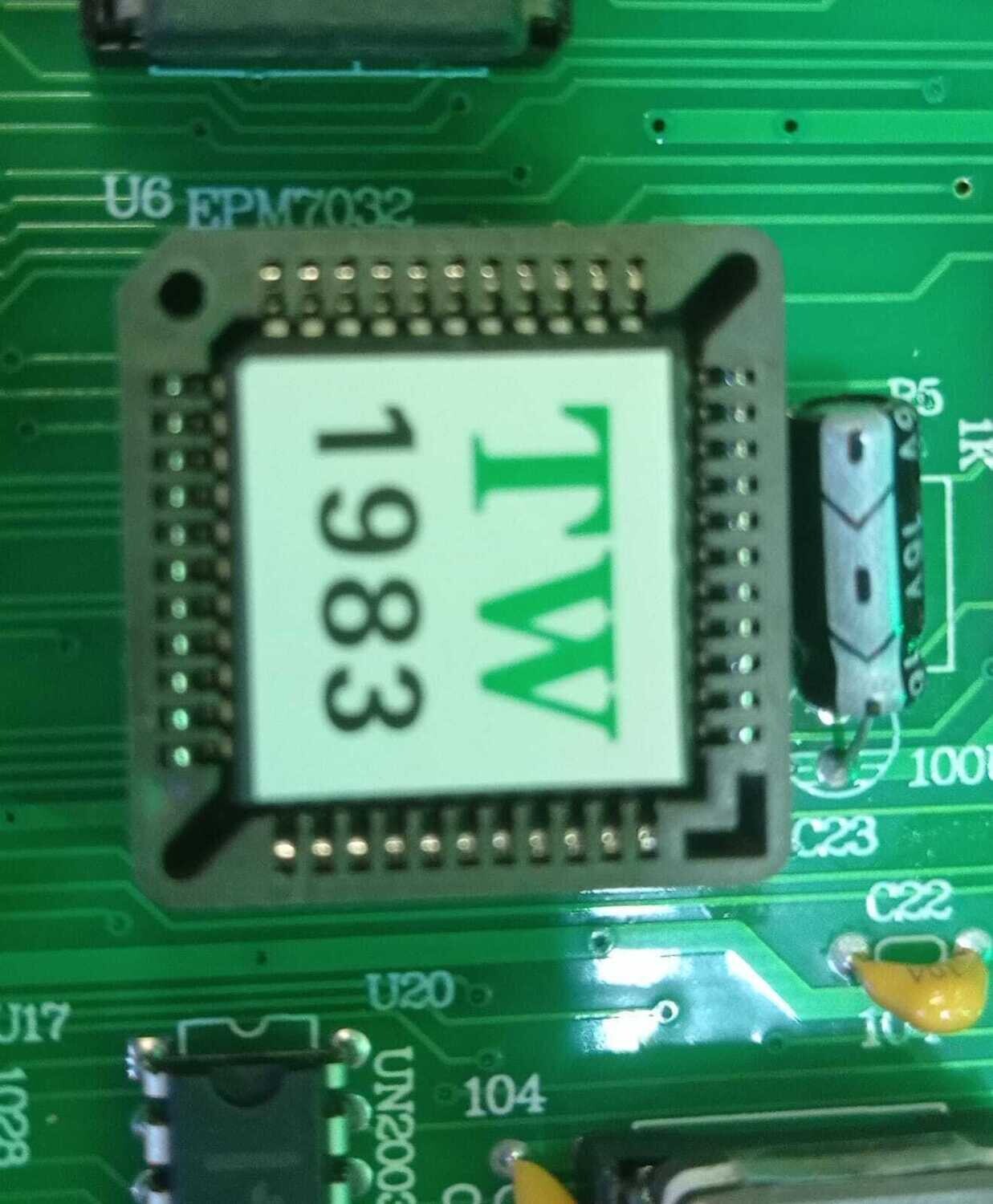 EPM7032LC44-10 / SMD JUEGOS