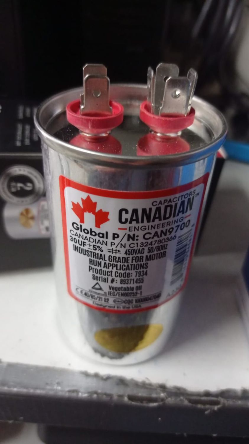 CAPACITOR 30UF / 450V
