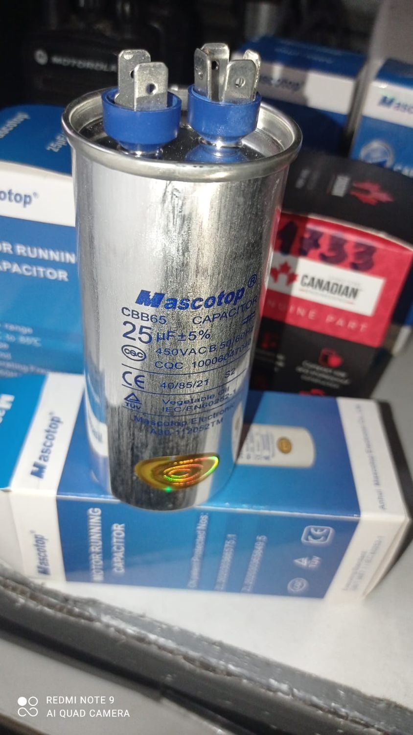 CAPACITOR 25UF / 450V