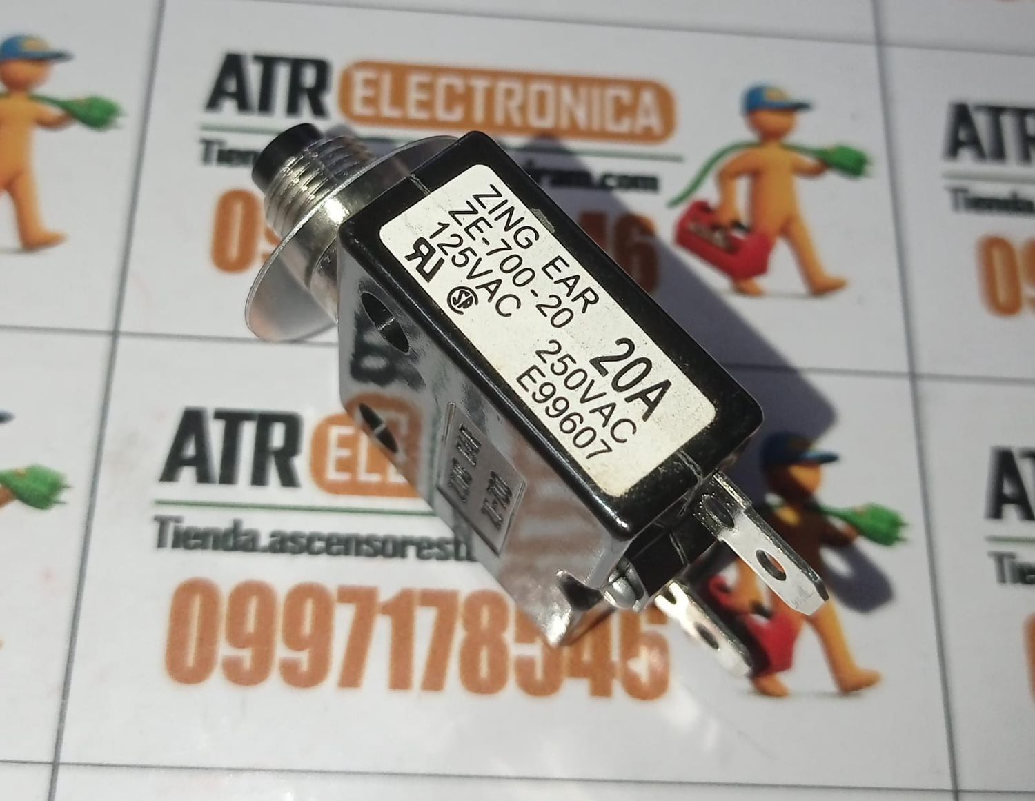 INTERRUPTOR TÉRMICO PROTECTOR SOBRECARGA  ZE-700-20A ZING EAR