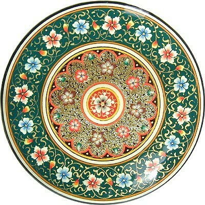 Green and golden lacquer jewelry box