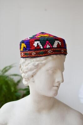 "Surkhandarya" hand-embroidered multicolor skull hat (doppi)