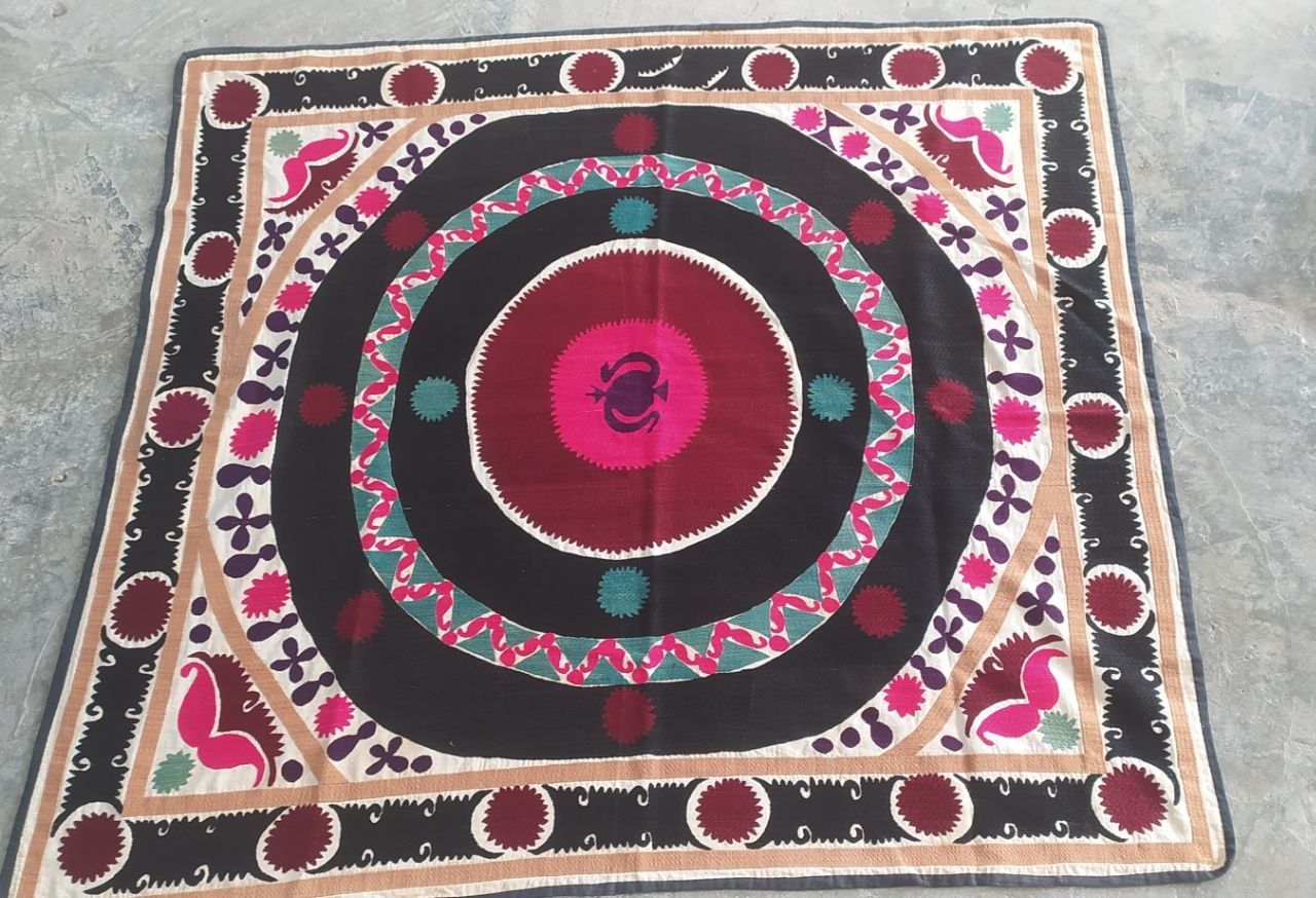 Upasna: Urgut Suzani