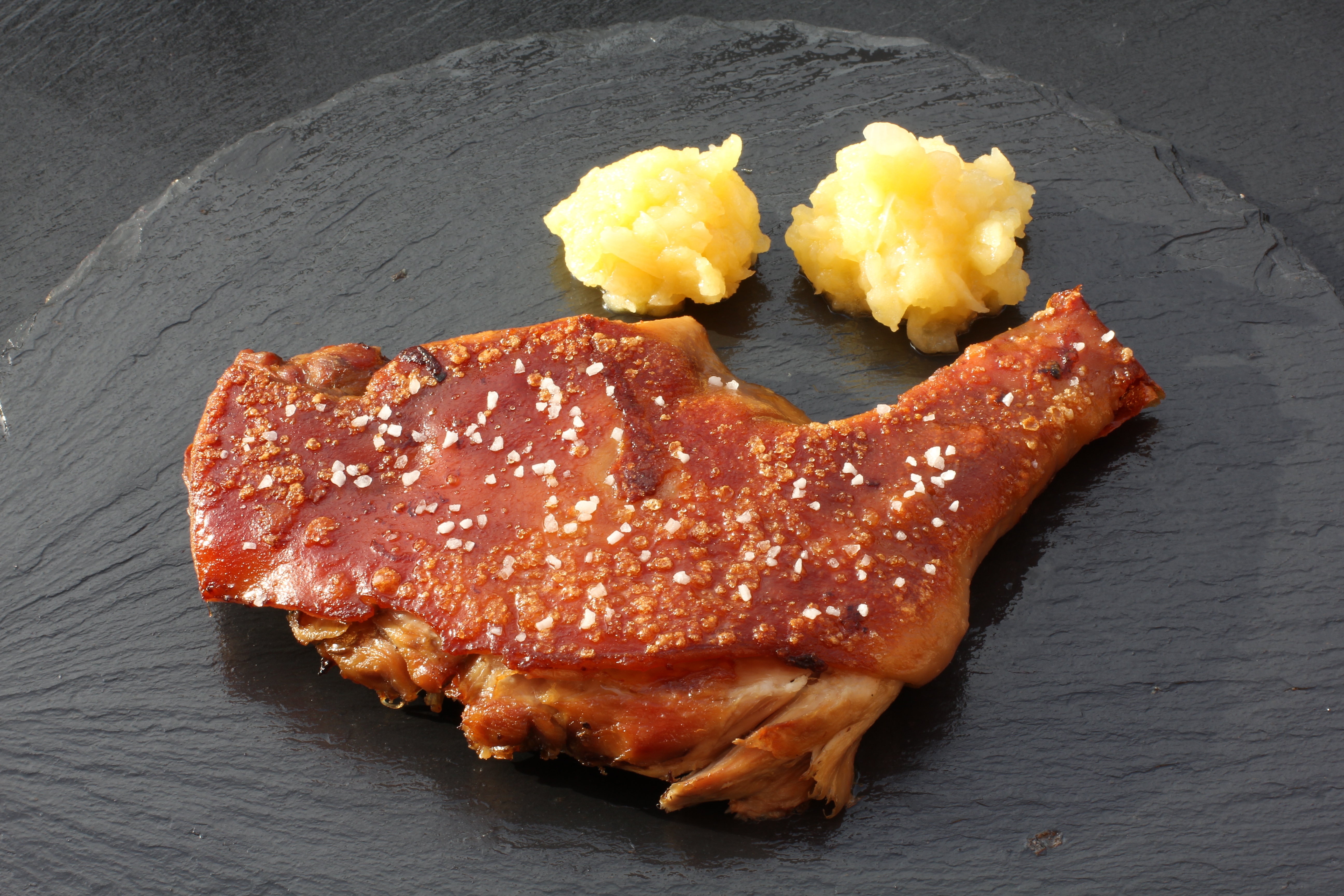 COCHINILLO IBÉRICO CONFITADO - PALETILLA DESHUESADA (€/Unidad 350 g.)