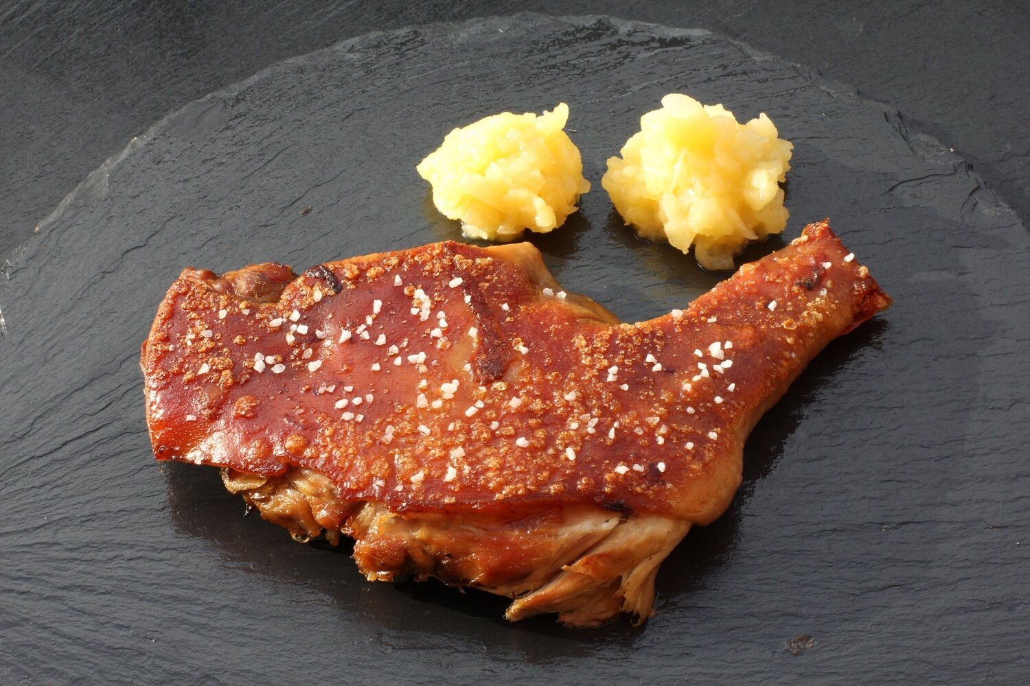 COCHINILLO IBÉRICO CONFITADO - PALETILLA DESHUESADA (€/Unidad 350 g.)