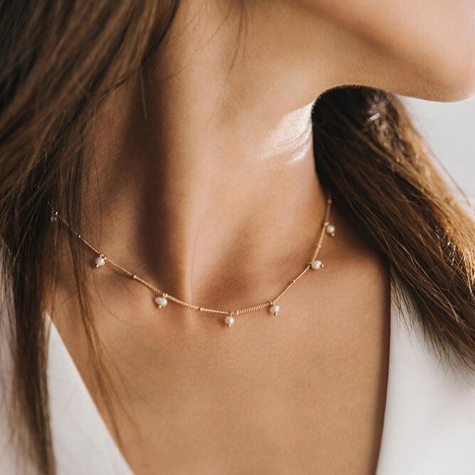 Lover&#39;s Tempo Dot Pearl Necklace