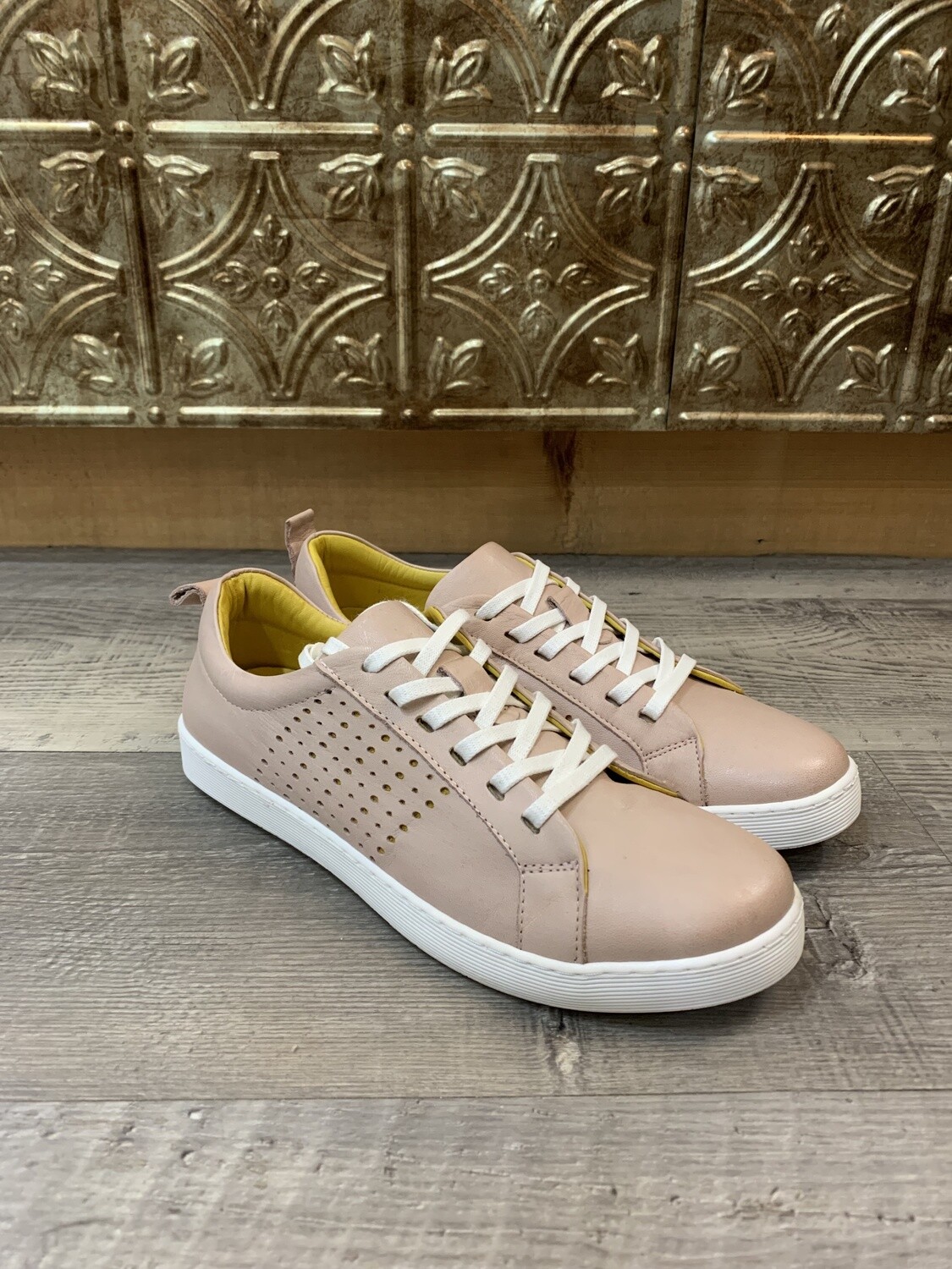 Everly Mandy Sneaker Blush Leather