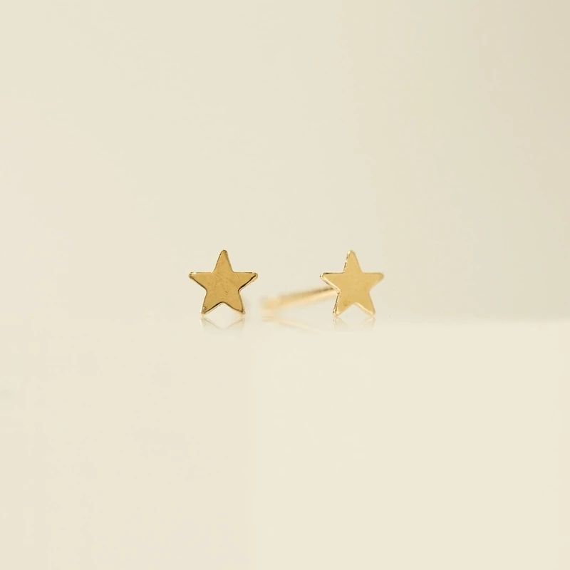 Lover&#39;s Tempo Star Gold Filled Stud