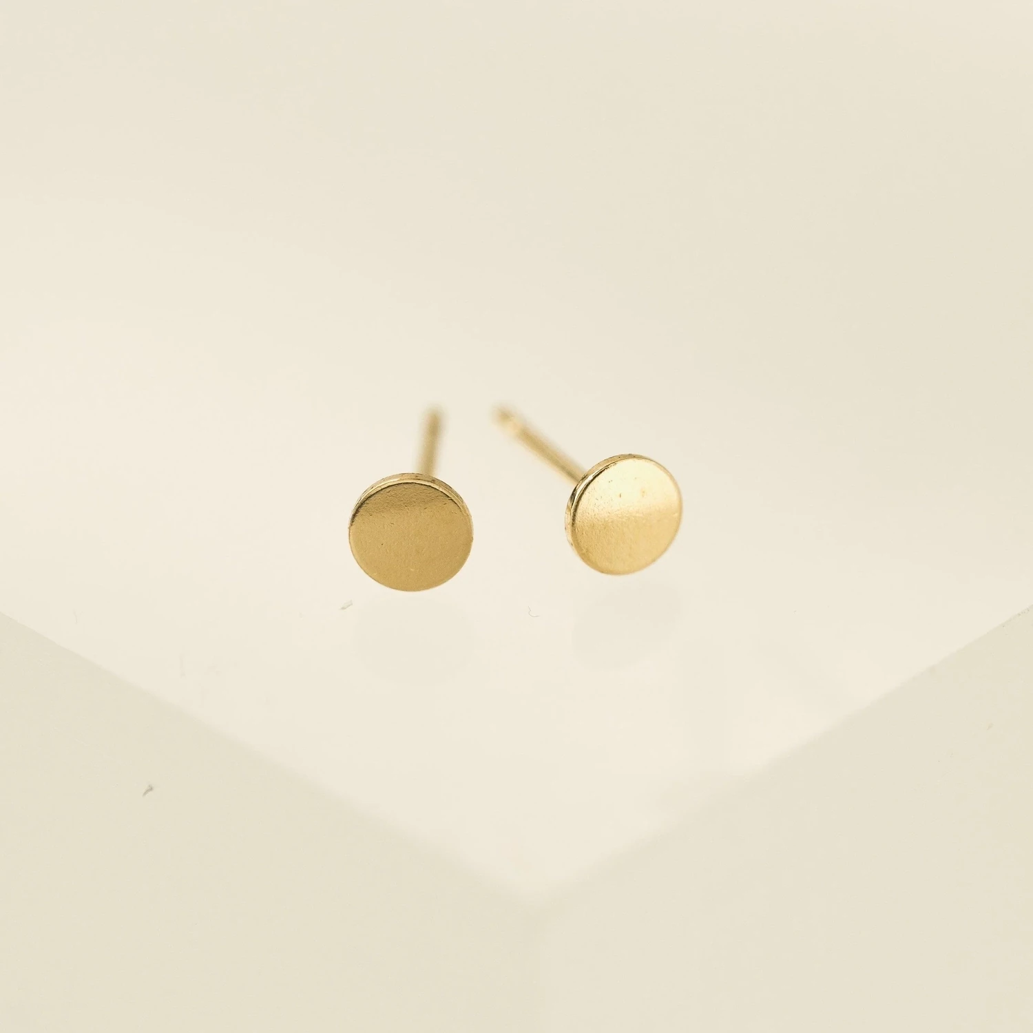 Lover's Tempo Disc Gold Filled Stud