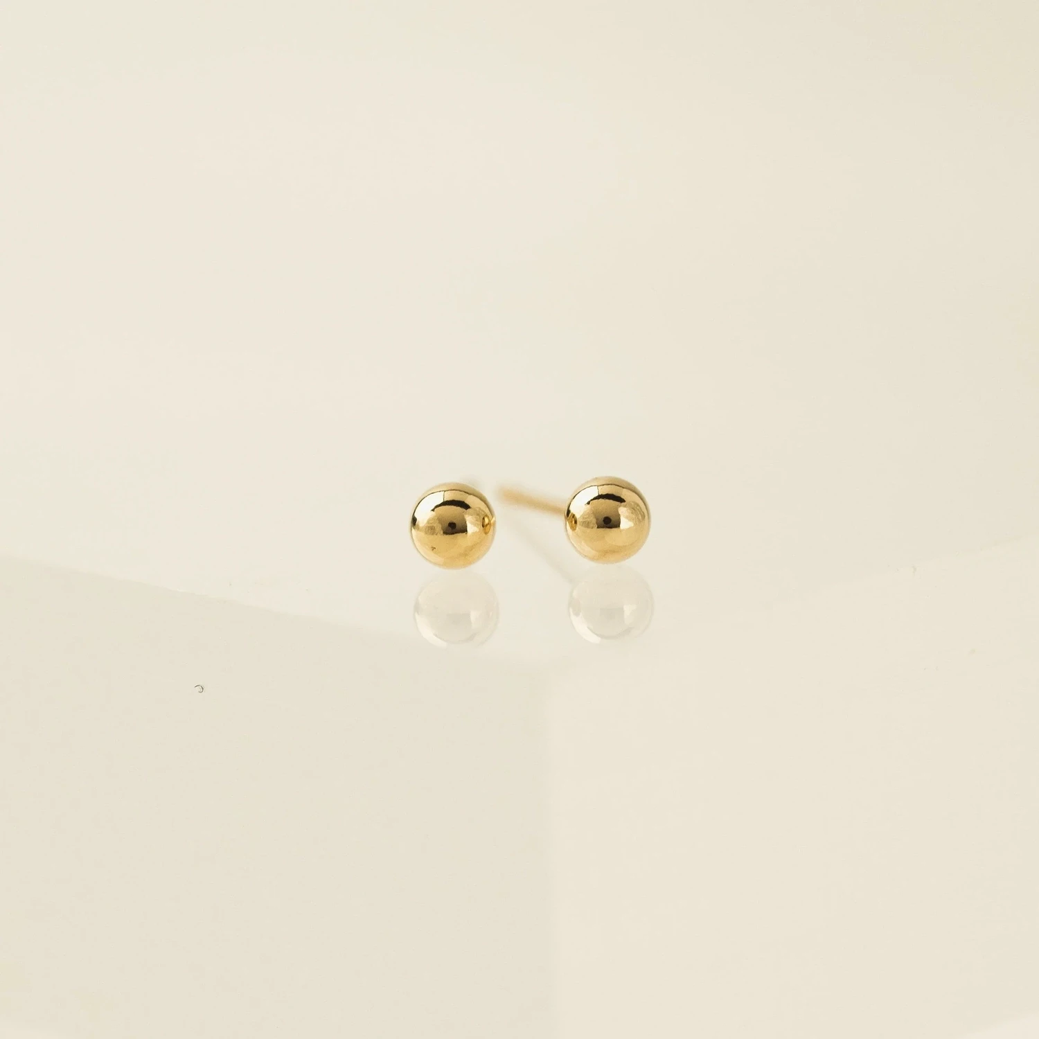 Lover's Tempo 4mm Ball Gold Filled Stud