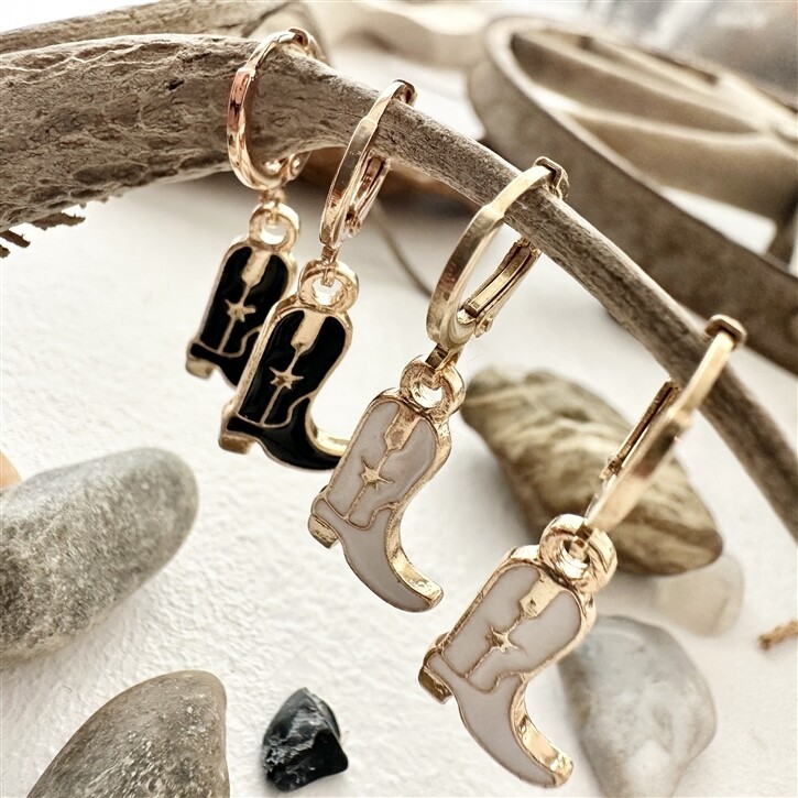 Pika &amp; Bear Boot Scootin&#39; Earring
