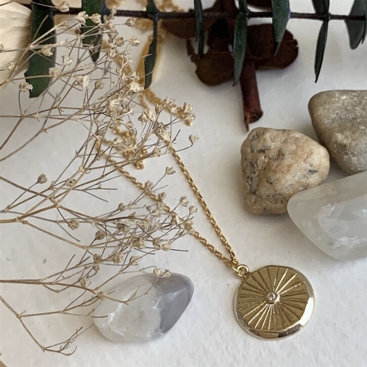 Pika &amp; Bear Atum Round Charm Necklace