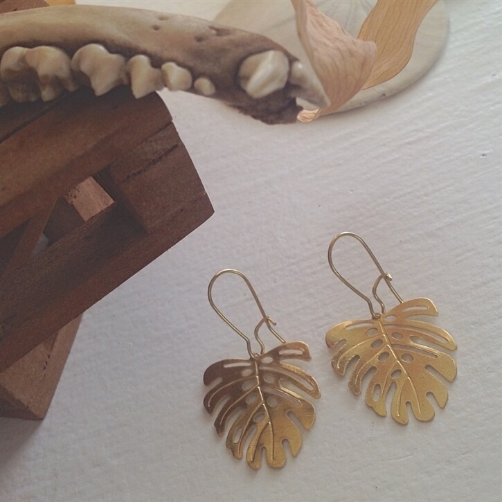 Pika &amp; Bear Khasi Brass Monstera Leaf Earring