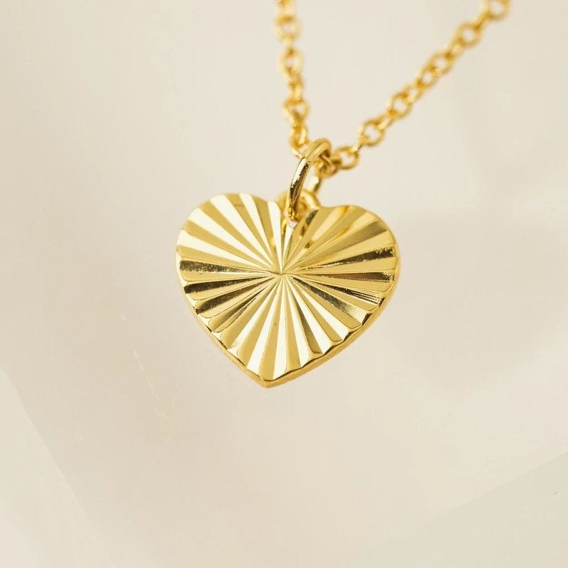 Lover&#39;s Tempo Demi Fine Heart Fluted Necklace
