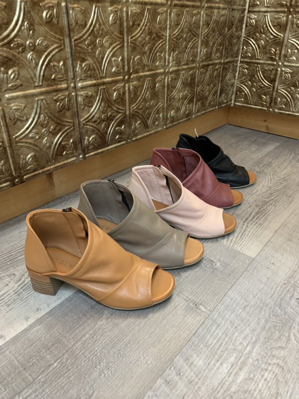Everly Gia 01 Sandal