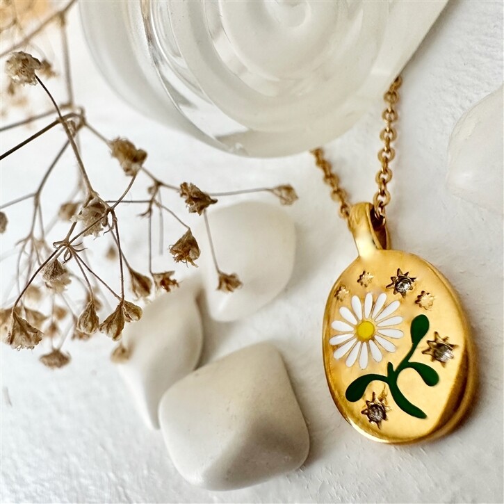 Pika &amp; Bear Bellis Daisy Charm Necklace
