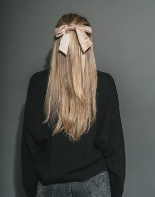 Brunette the Label Satin Bow Champagne
