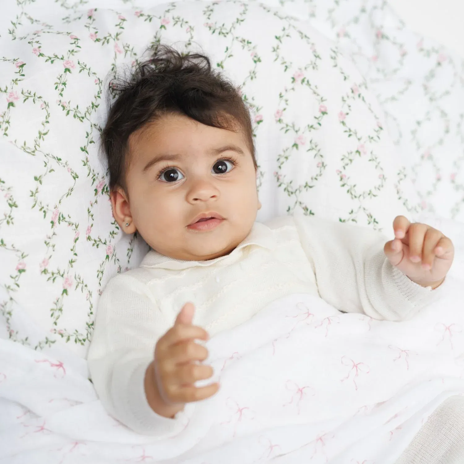 Lulujo 2Pack Cotton Muslin Blankets Bows &amp; Rose Trellis