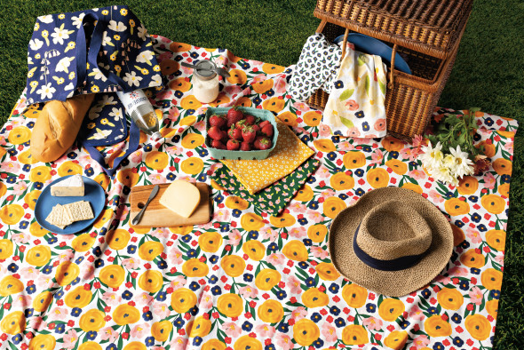 Danica Tablecloth Full Bloom 90x60 in