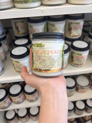 New Scotland Candle Co. Fuzzy Peach 7oz