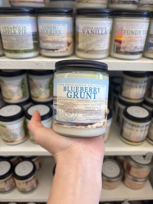 New Scotland Candle Co. Blueberry Grunt 7oz