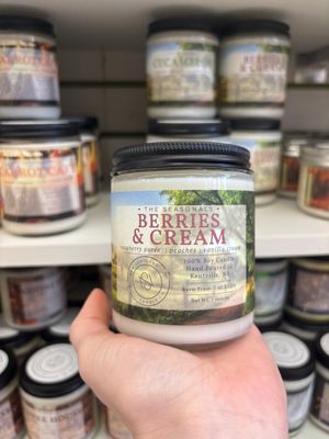 New Scotland Candle Co. Berries &amp; Cream 7oz
