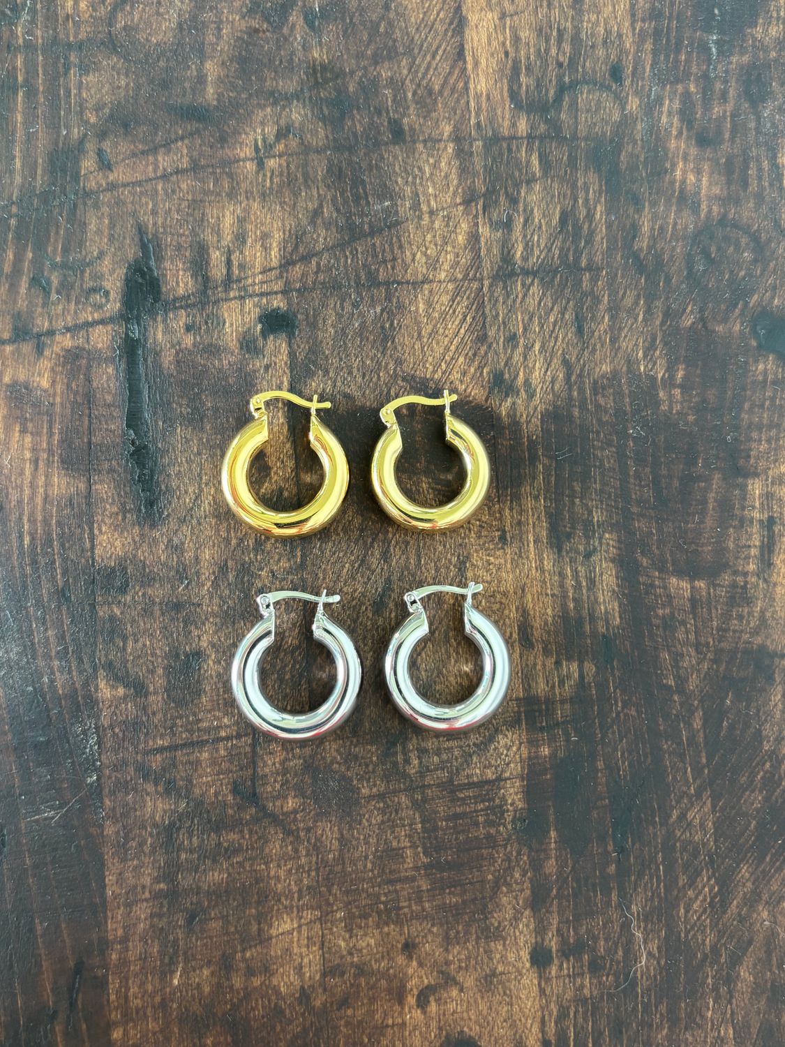 House of Moda Maggie Hoops