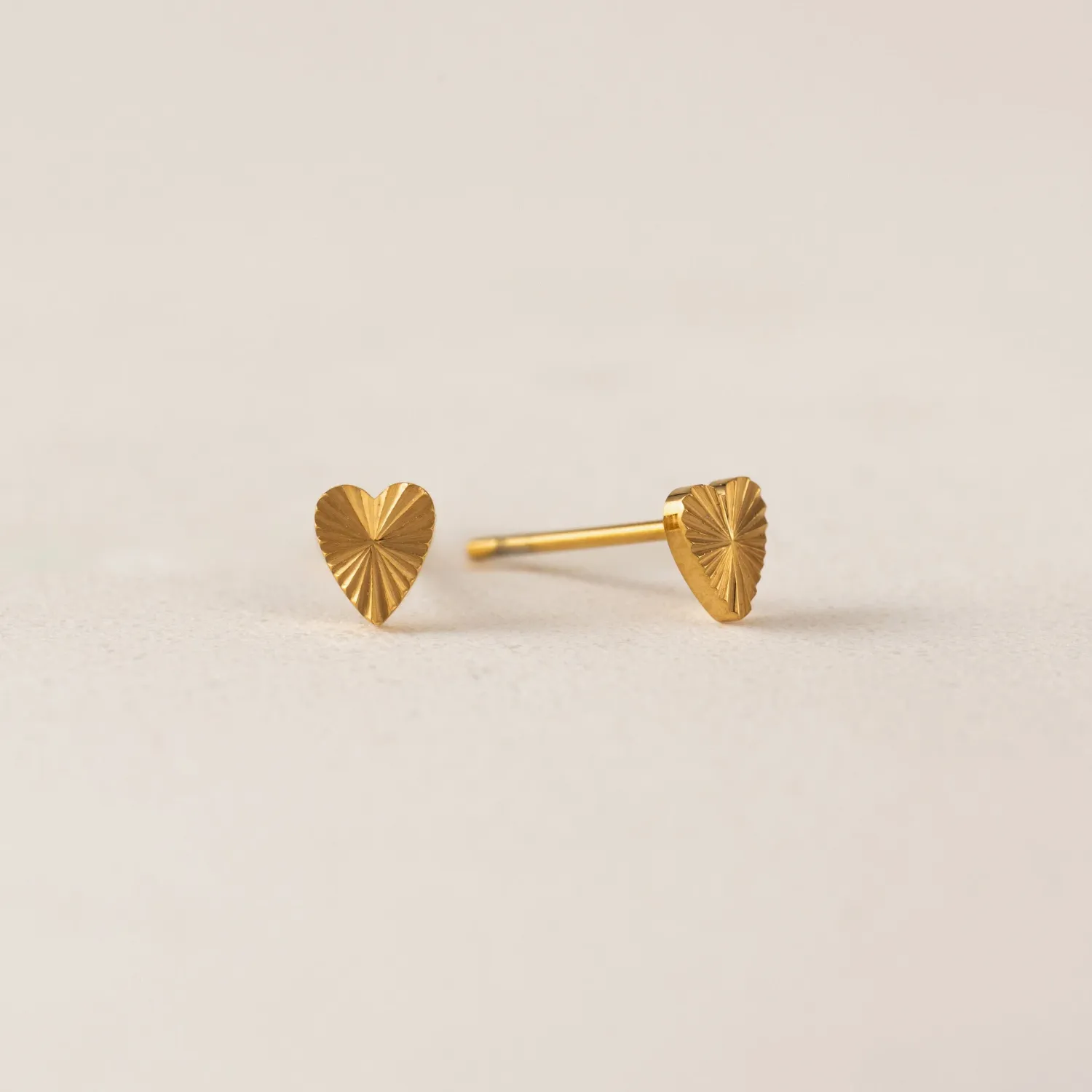 Lover&#39;s Tempo Waterproof Fluted Heart Studs