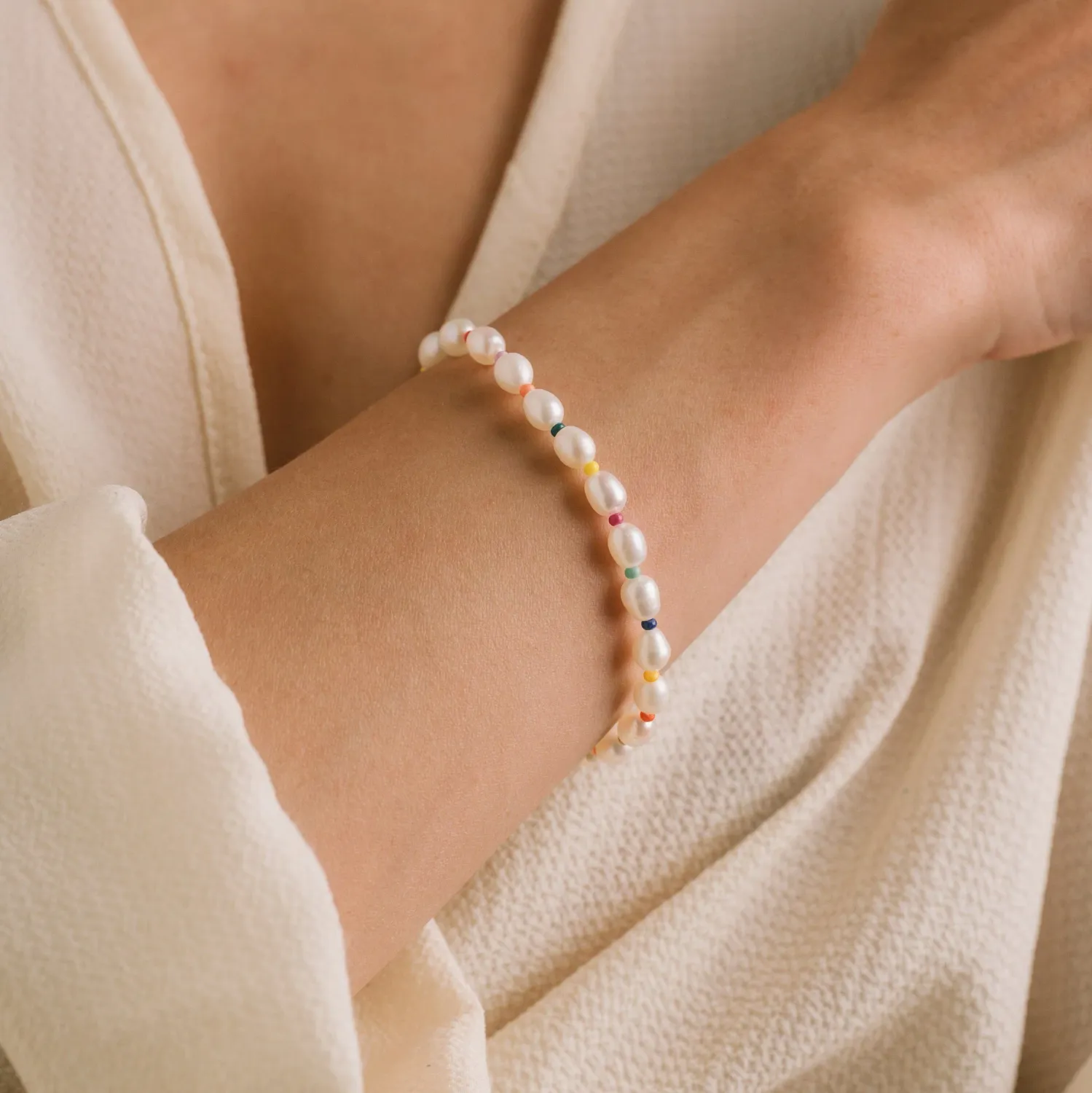 Lover&#39;s Tempo Waterproof Rainbow Pearl Bracelet